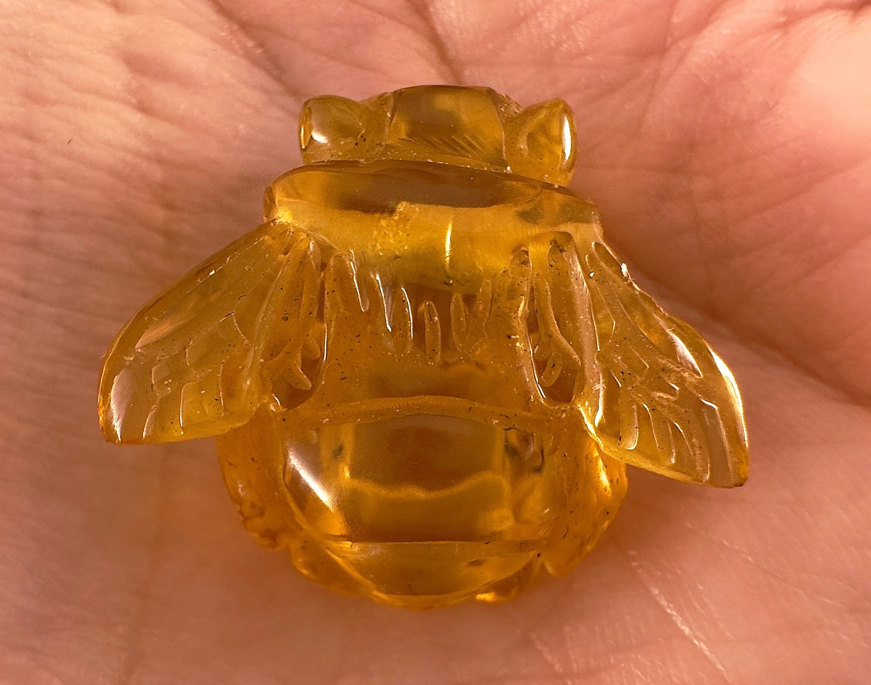 Honey AMBER Bee Pendant - Crystal Carving, Crystal Pendant, Handmade Jewelry, Healing Crystals and Stones, 54364