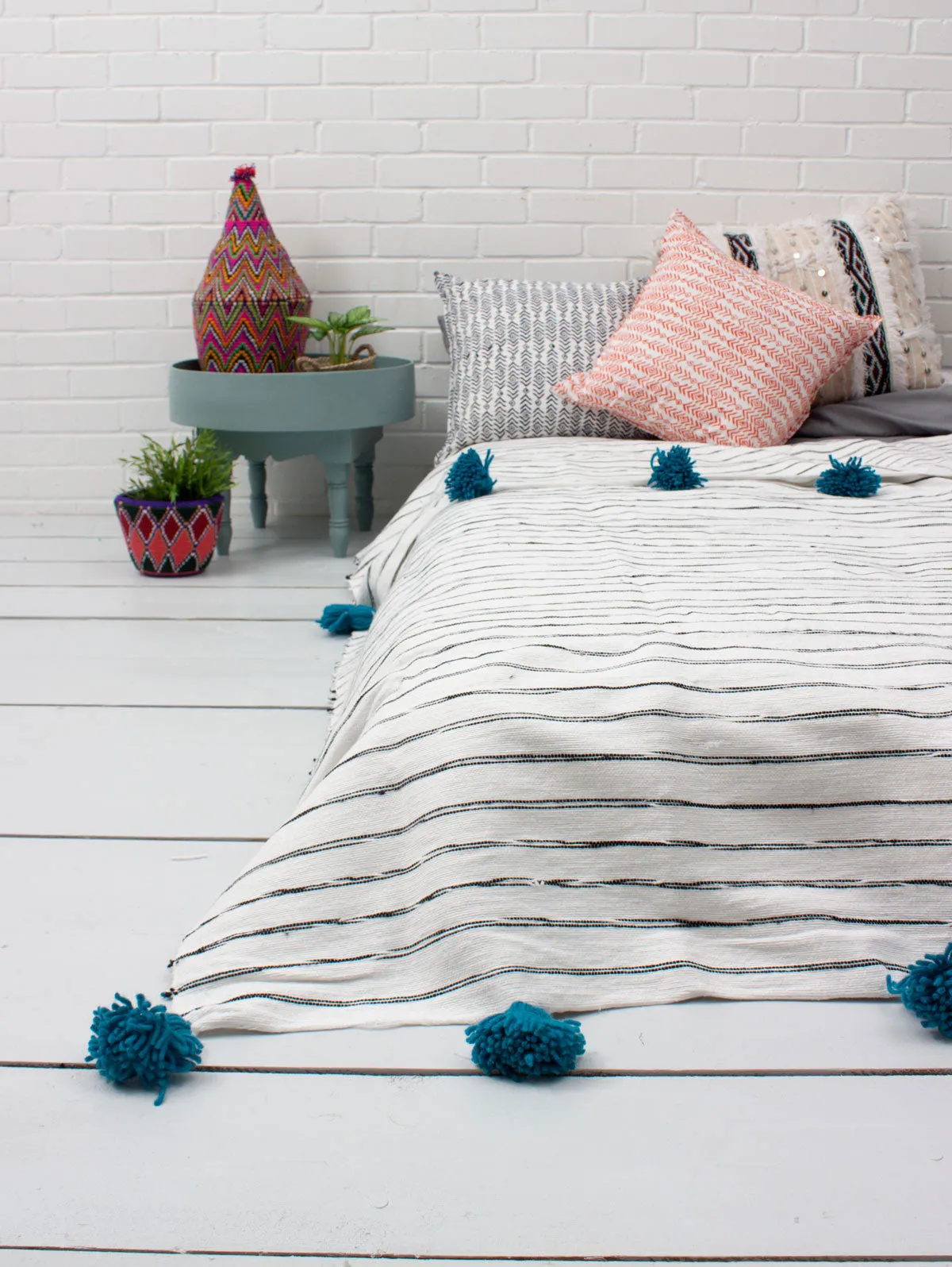 White Cotton Scribble Stripe Blankets